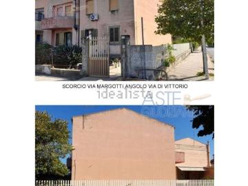 Appartamento in vendita di 152 m² in Via Banfi A 4