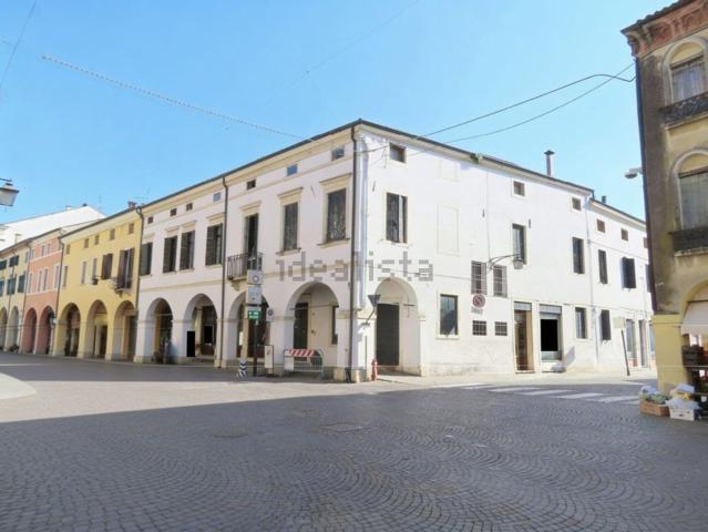 Appartamento in vendita di 152 m² in Via Giacomo Matteotti, 33