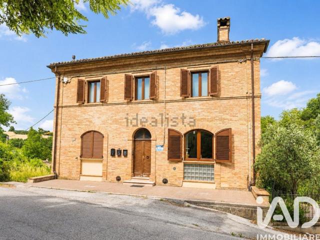 Appartamento in vendita di 152 m² in Via Faleriense, 50