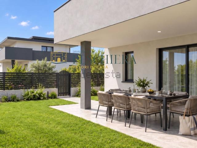 Appartamento in vendita di 152 m² in Via Fenili
