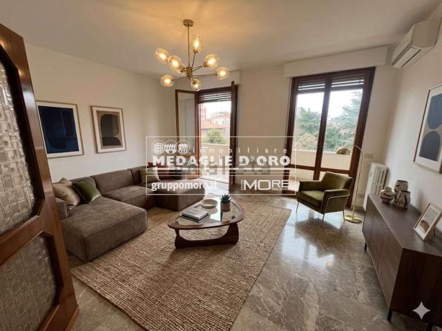 Appartamento in vendita di 152 m² in Via Luigi Valdrighi, 10