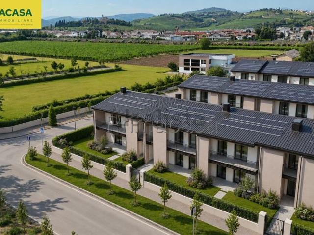 Appartamento in vendita di 152 m² in Via Provinciale