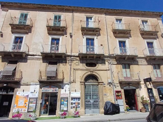 Appartamento in vendita di 152 m² in Via Roma, 24