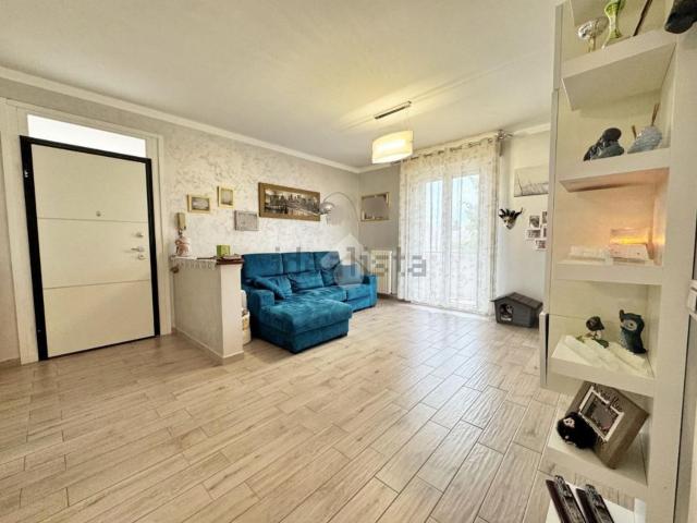 Appartamento in vendita di 152 m² in Via Zambonini, 1