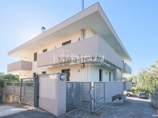 Appartamento in vendita di 152 m² in Viale Voltri