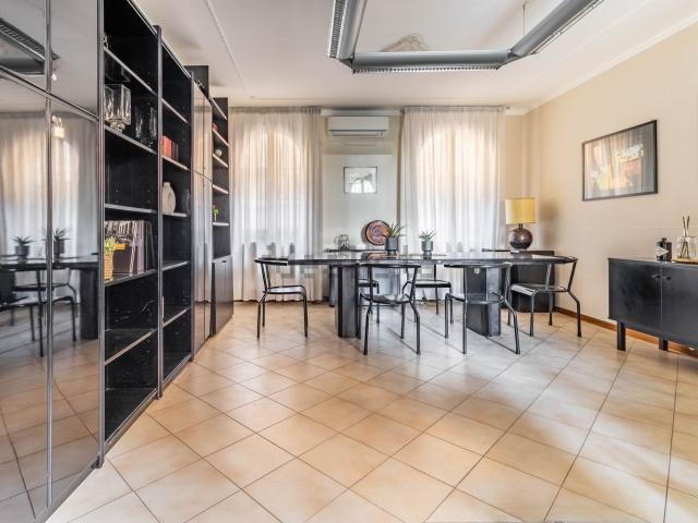 Appartamento in vendita di 152 m² in Viale Alessandro Meloni