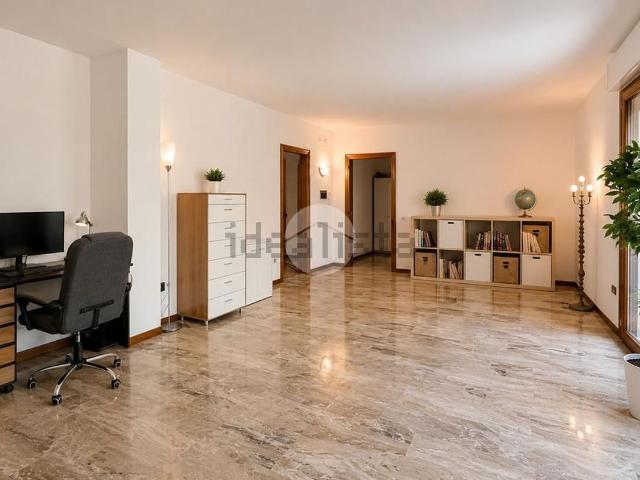 Appartamento in vendita di 153 m² in Via Colture, 23