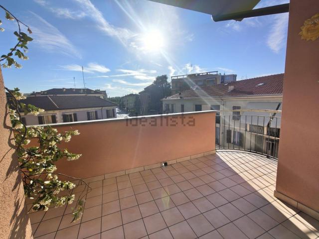 Appartamento in vendita di 153 m² in Via G. B. Quadrone, 26