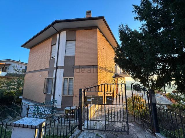 Appartamento in vendita di 153 m² in Via del Crocifisso, 32