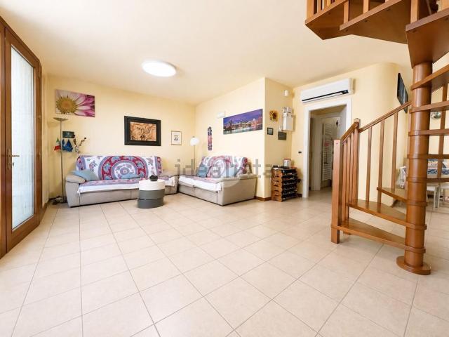 Appartamento in vendita di 153 m² in Via della Resistenza, 15