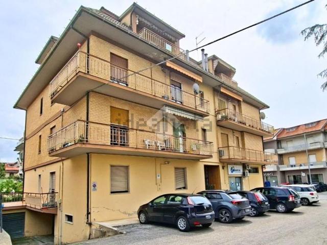 Appartamento in vendita di 153 m² in Via Francesco Crispi, 4