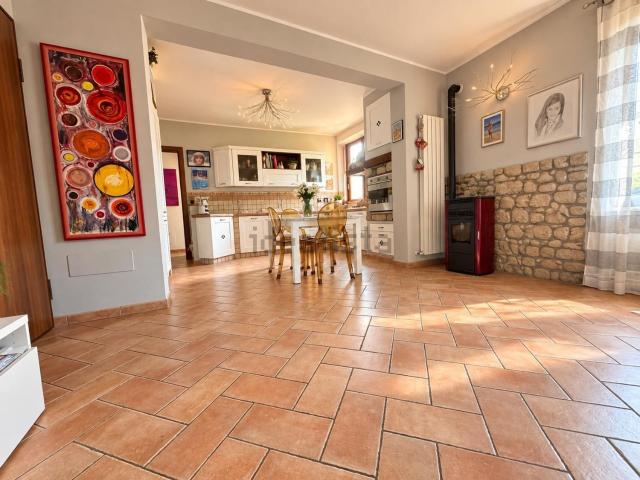 Appartamento in vendita di 153 m² in Via Liberazione, 56