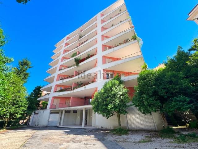 Appartamento in vendita di 153 m² in Via Luigi Colazilli, 10