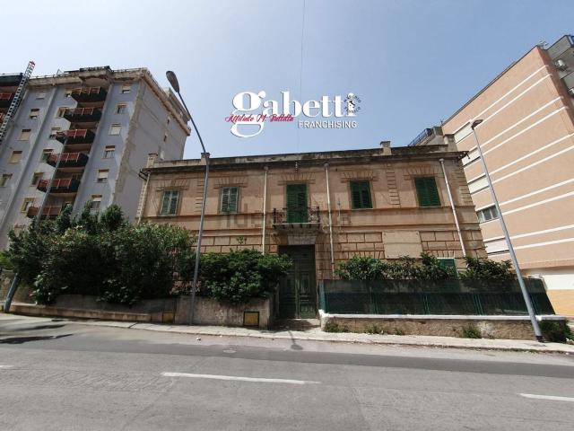 Appartamento in vendita di 153 m² in Via Sferracavallo, 146