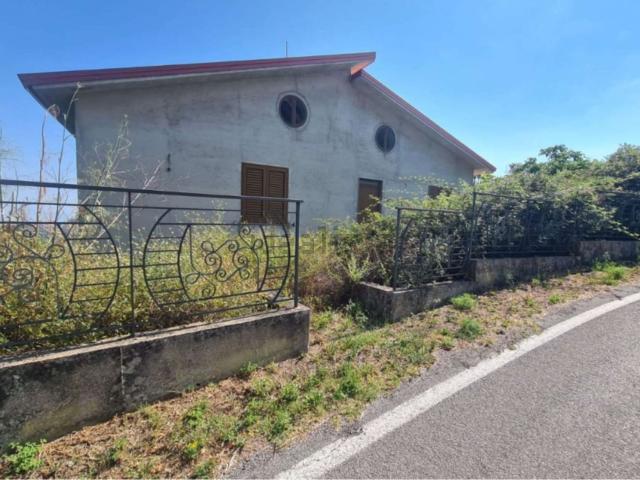 Appartamento in vendita di 153 m² in Via Roma