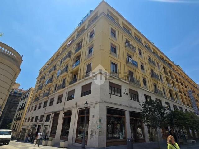 Appartamento in vendita di 153 m² in Via Raffaele Conforti, 17