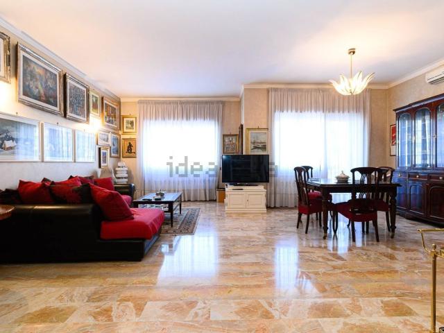 Appartamento in vendita di 153 m² in Via Val Maira