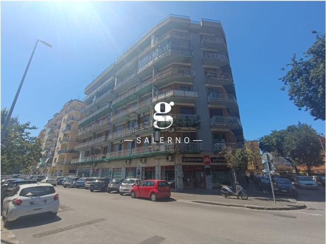Appartamento in vendita di 153 m² in Via Vito Lembo