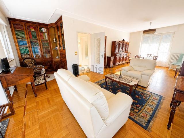 Appartamento in vendita di 153 m² in Viale della Rimembranza, 6