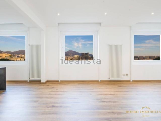 Appartamento in vendita di 153 m² in Corso Andrea Podestà, 8