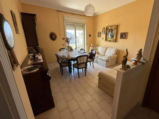 Appartamento in vendita di 153 m² in Piazza Vincenzo Savatteri Castelli, 39