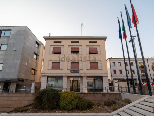 Appartamento in vendita di 153 m² in Piazzale XX Settembre