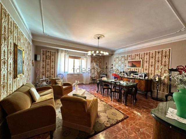 Appartamento in vendita di 154 m² in Via Cappuccini, 27