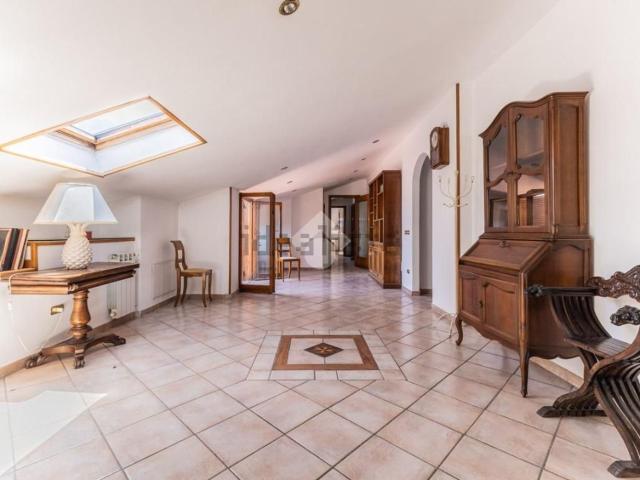 Appartamento in vendita di 154 m² in Via Claudia, 46