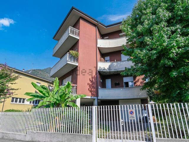 Appartamento in vendita di 154 m² in Via B. Crespi