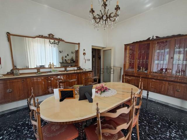 Appartamento in vendita di 154 m² in Via delle Zeppelle, 52