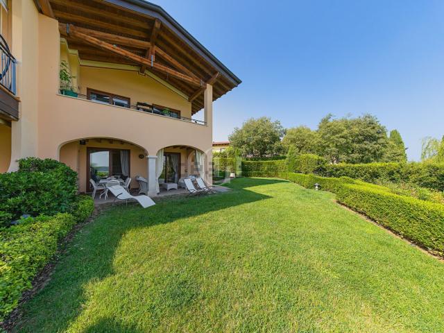 Appartamento in vendita di 154 m² in Via Fratelli Bandiera, 3