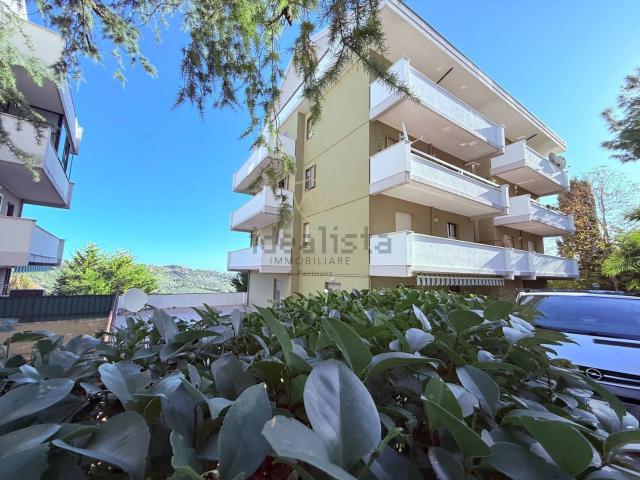 Appartamento in vendita di 154 m² in Via Monsignor Rocco Cocchia, 42