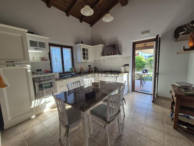 Appartamento in vendita di 154 m² in Via Salicello, 116