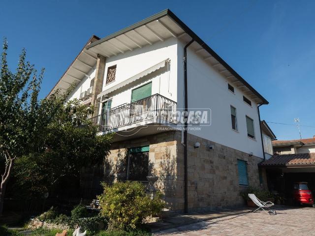 Appartamento in vendita di 154 m² in Via Roma