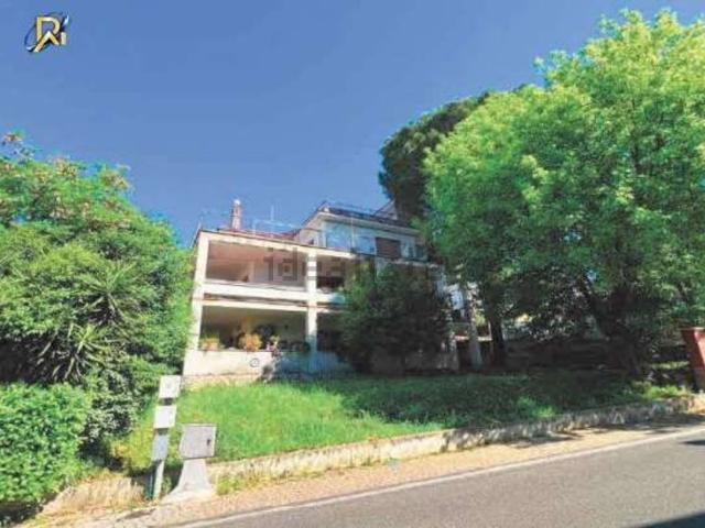 Appartamento in vendita di 154 m² in Viale Alessandro Manzoni, 15