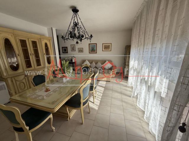 Appartamento in vendita di 155 m² in Via Carlo Cattaneo
