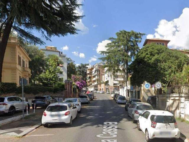 Appartamento in vendita di 155 m² in Via Cassia, 15