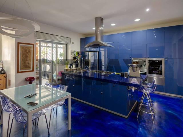 Appartamento in vendita di 155 m² in Via Alessandro Maria Calefati, 261