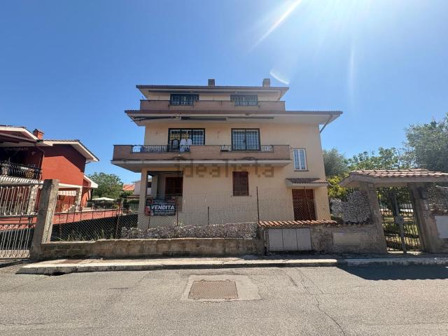 Appartamento in vendita di 155 m² in Via Gabrio Casati, 24