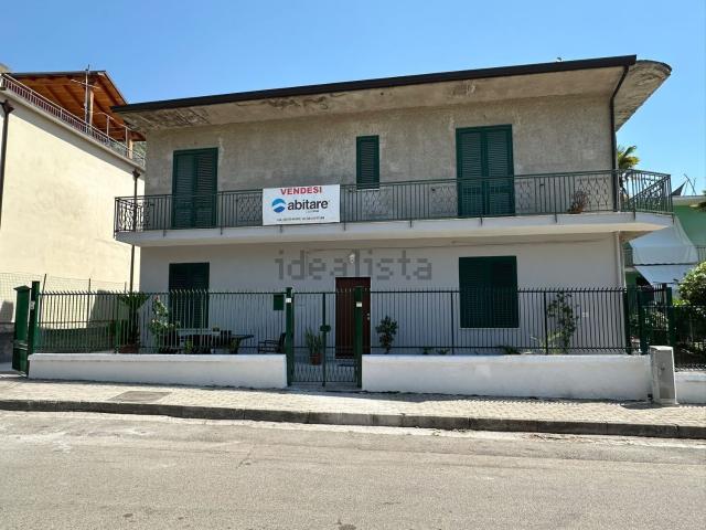 Appartamento in vendita di 155 m² in Via Giovanni Palatucci