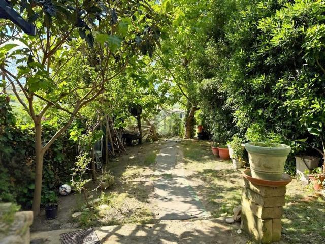 Appartamento in vendita di 155 m² in Via Grasceta, 27