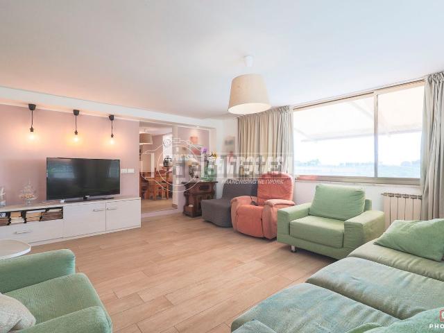 Appartamento in vendita di 155 m² in Via dei Montefeltro