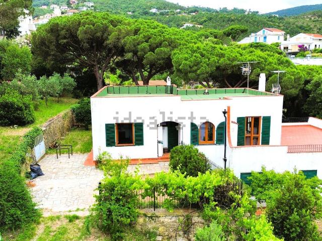 Appartamento in vendita di 155 m² in Via dei Pini