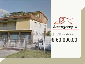 Appartamento in vendita di 155 m² in Via del Commercio