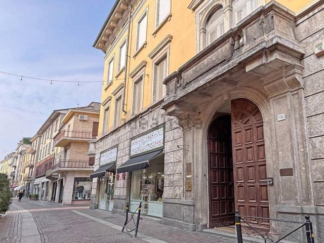 Appartamento in vendita di 155 m² in Via Emilia