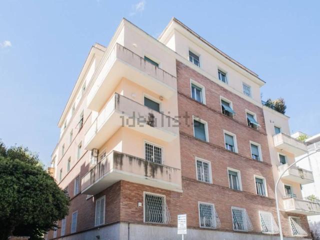 Appartamento in vendita di 155 m² in Via Eustachio Manfredi