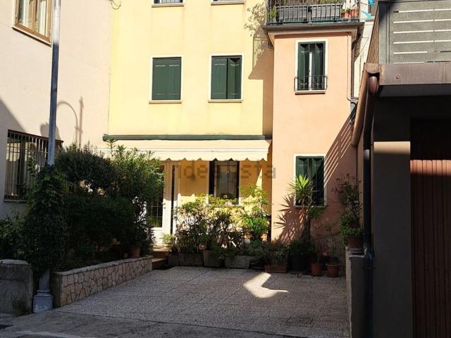 Appartamento in vendita di 155 m² in Via Monte Ortigara, 37