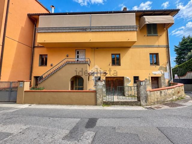 Appartamento in vendita di 155 m² in Via Martiri della Libertà, 17