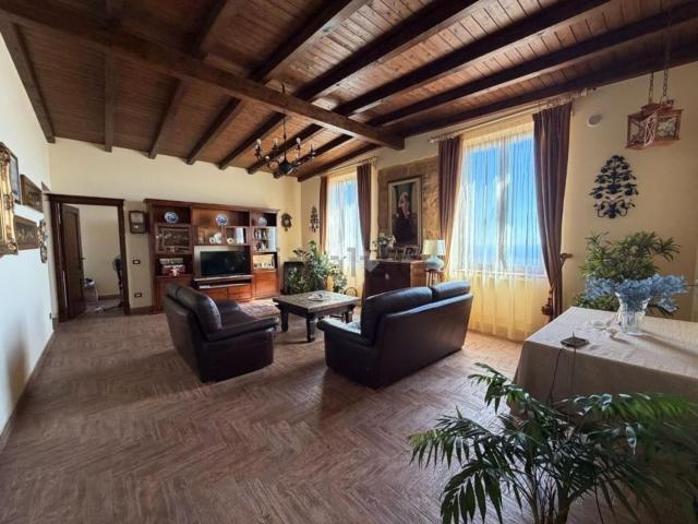 Appartamento in vendita di 155 m² in Via Neve, 77