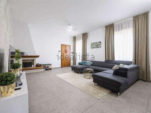 Appartamento in vendita di 155 m² in Via Pozzi Donnino, 12